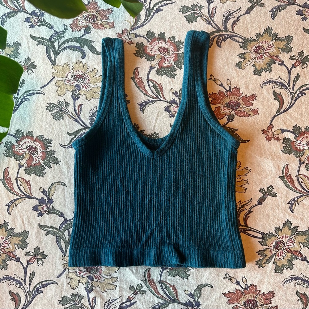 Urban Outfitters ~ Out From Under Tank Top🦕